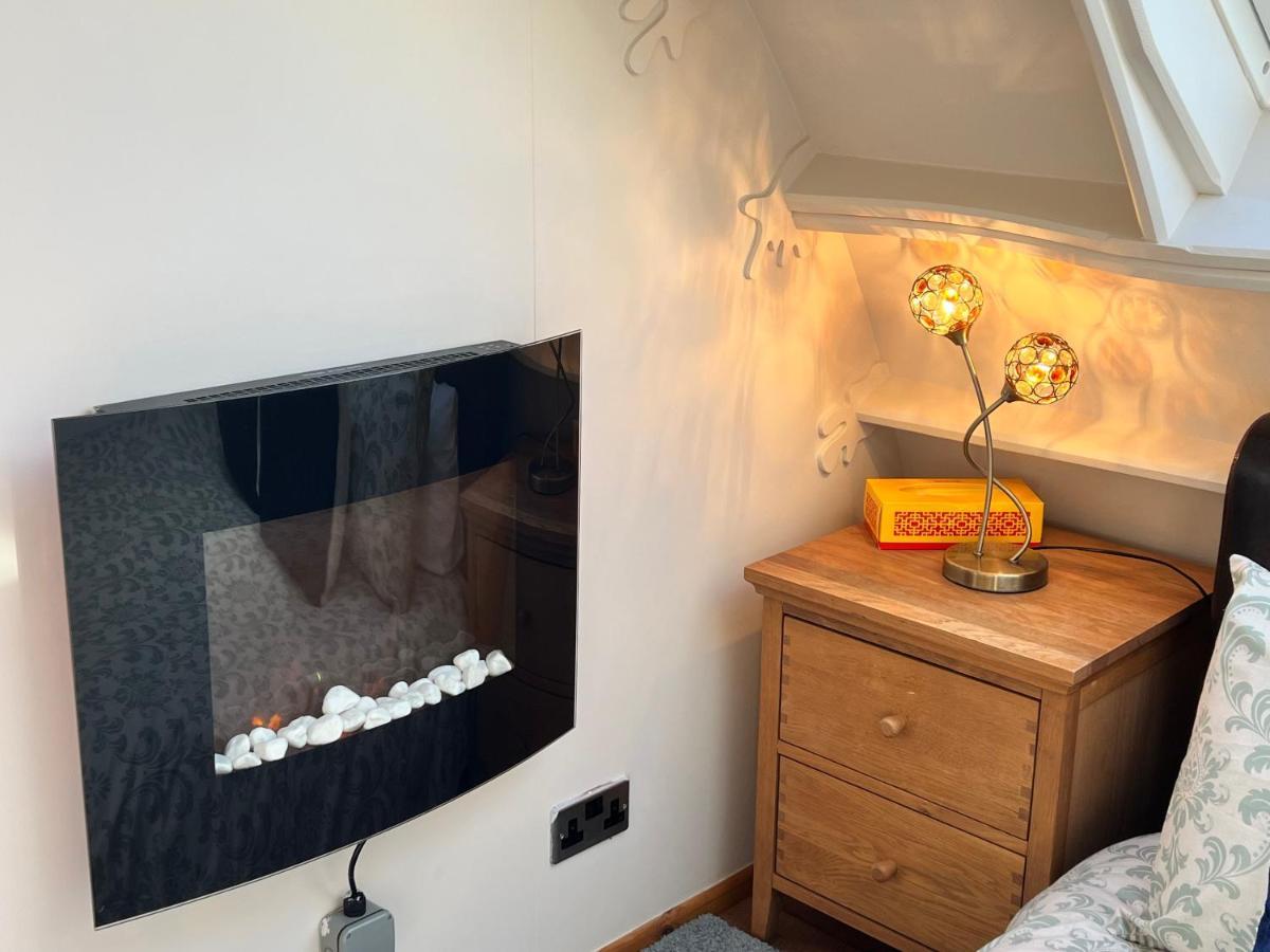 Stonehenge Campsite & Glamping Hotel Berwick St James Exterior photo